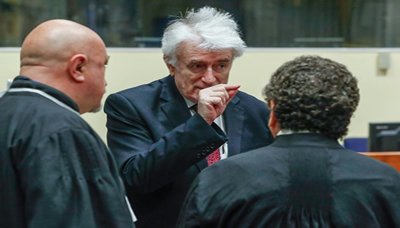 زعيم صرب البوسنة السابق رادوفان كرادجيتش يمثل من جديد امام القضاء الدولي