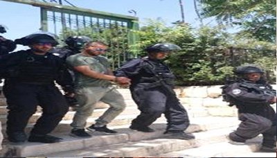 قوات الإحتلال الإسرائيلي تعتقل أربعة شبان فلسطينيين قرب المسجد الأقصى المبارك