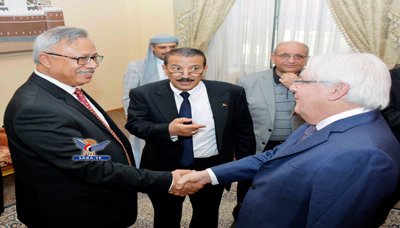 رئيس الوزراء يلتقي المبعوث الأممي إلى اليمن