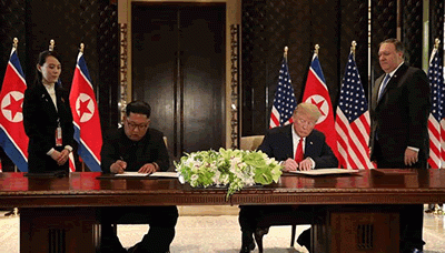 ترامب وكيم جونغ أون يوقعان وثيقة مشتركة في ختام قمتهما بسنغافورة