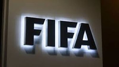 الفيفا يرفض انتقادات مارادونا لحكم مباراة كولومبيا وإنجلترا