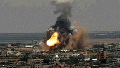 طائرات الاحتلال الإسرائيلي تقصف عدة مواقع في قطاع غزة فجرا