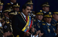 نجاة رئيس فنزويلا من عملية اغتيال خلال إلقائه خطابا في احتفال عسكري