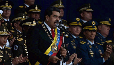 نجاة رئيس فنزويلا من عملية اغتيال خلال إلقائه خطابا في احتفال عسكري
