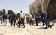 إصابة 4 فلسطينيين واعتقال 5 في اعتداء قوات الاحتلال على المصلين وحراس المسجد الأقصى