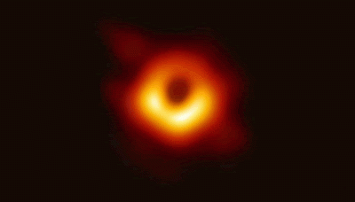 علماء الفيزياء الفلكية يكشفون عن أول صورة لثقب أسود في الفضاء