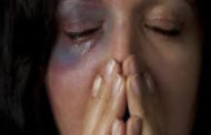 العنف المنزلي خلال الحجر الصحي يحول حياة النساء والأطفال إلى جحيم