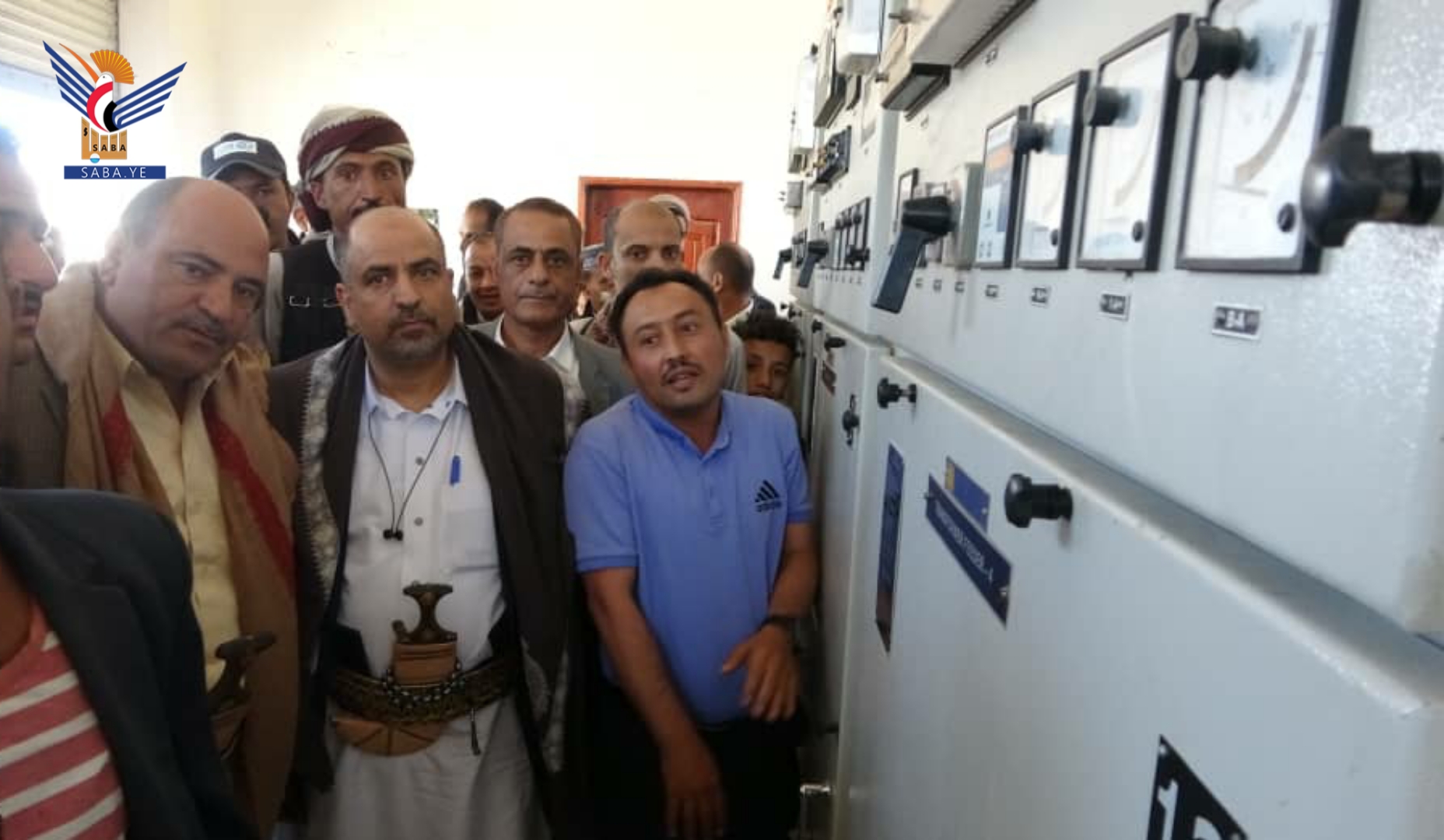 تدشين المرحلة الأولى من مشروع إطلاق التيار الكهربائي لمدينة القاعدة بإب