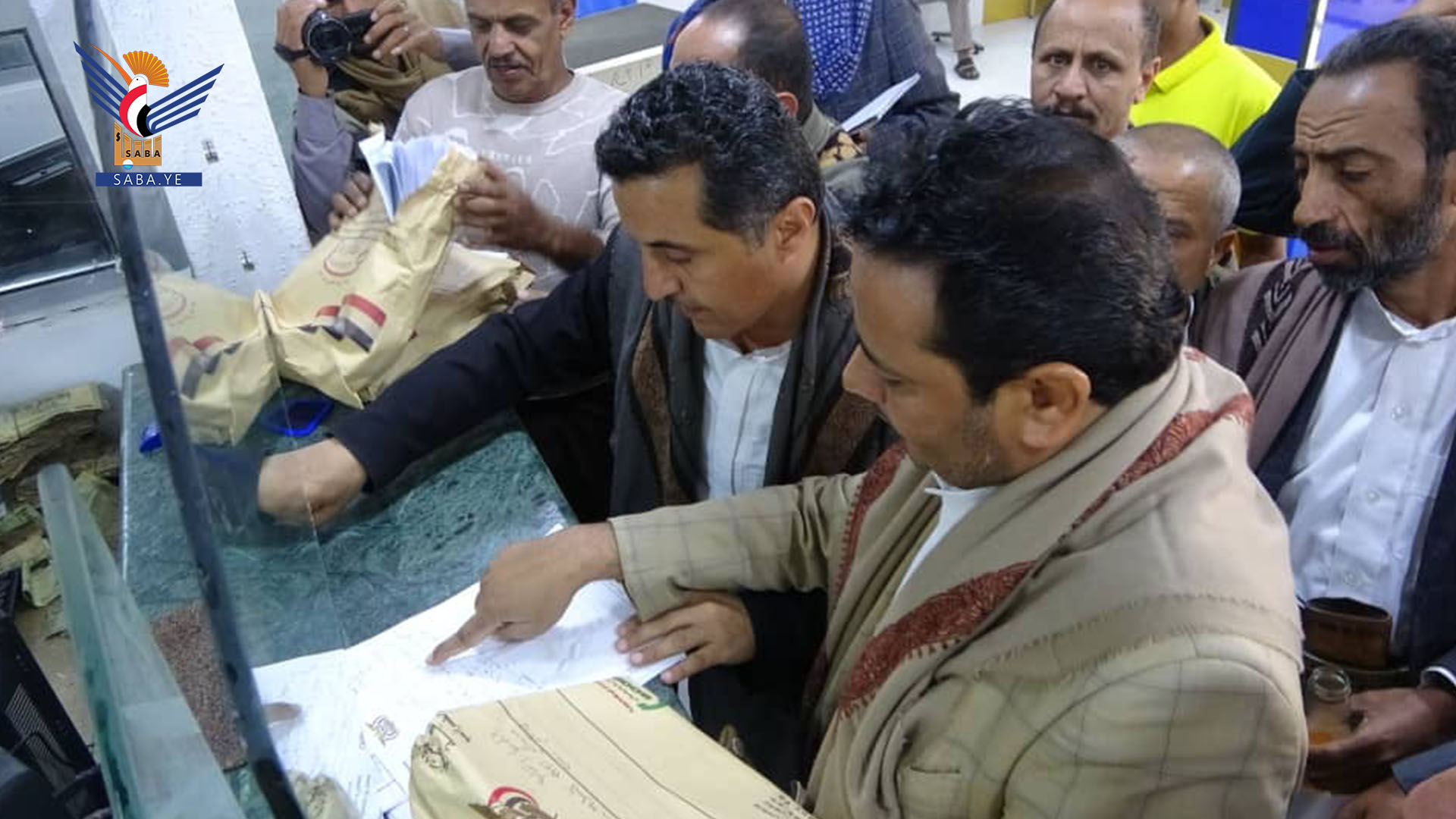 تدشين توزيع شهادات الإعفاء الضريبي في إب عبر هيئة البريد
