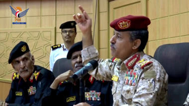 وزير الدفاع: اليمن على مر العصور كان مطمعاً للغزاة المستعمرين والطامعين