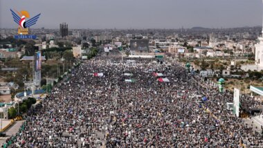 توافد ملايين اليمنيين إلى ساحات ميدان السبعين والمحافظات لإحياء يوم القدس العالمي
