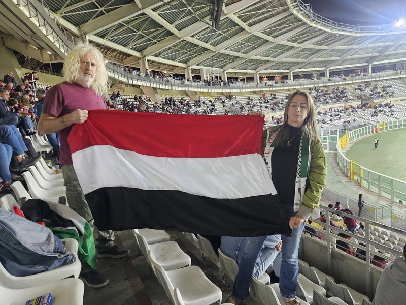 ميك والاس يدين الصمت الأوروبي تجاه قتل 