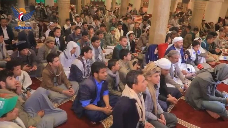 أبناء اليمن يصلون ركعتين تقرباً إلى الله واستجابة لدعوة كتائب القسام