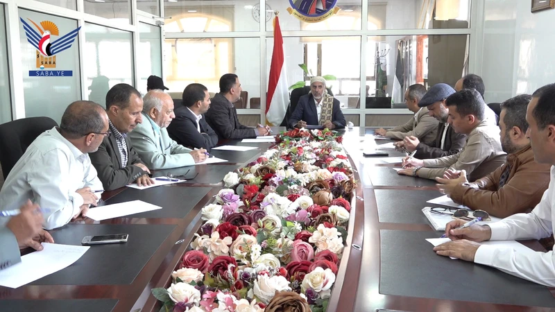 العلامة مفتاح يناقش مع السياني ومسئولي وزارة النقل والأشغال سير نشاط الوزارة والوحدات التابعة لها