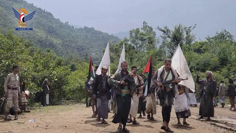 إب .. عرض لخريجي دورات التعبئة في عزلة حليان بمديرية مذيخرة