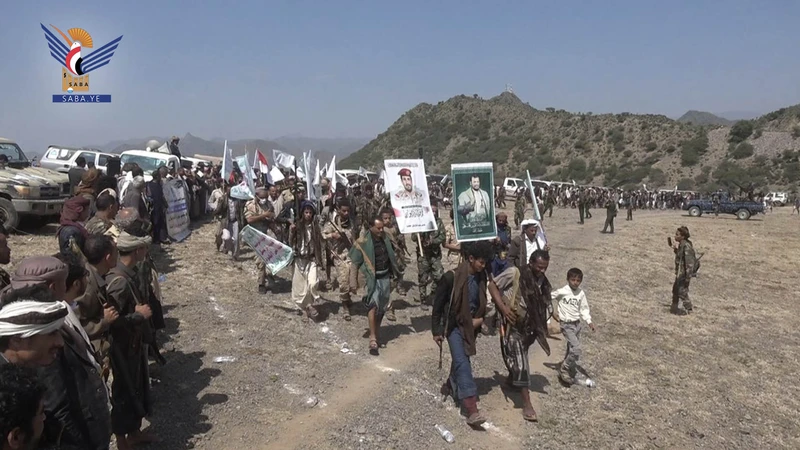 عرض شعبي لخريجي دورات التعبئة بمديرية بعدان في إب