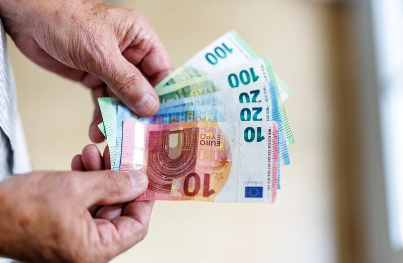 معدل البطالة في منطقة اليورو يسجل ارتفاعا طفيفا