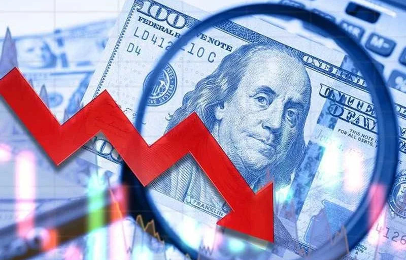 الدولار يتجه لتكبد أكبر خسارة أسبوعية منذ يوليو الماضي