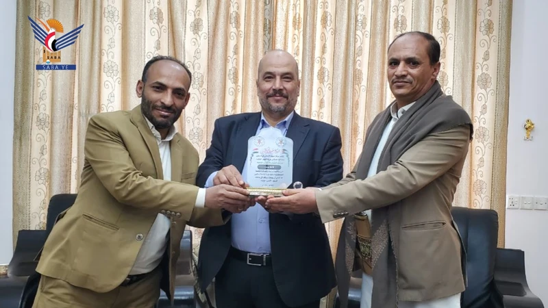 حركة الجهاد الإسلامي تُكرم إذاعتي صنعاء - البرنامج العام وسام إف إم بدرعي 