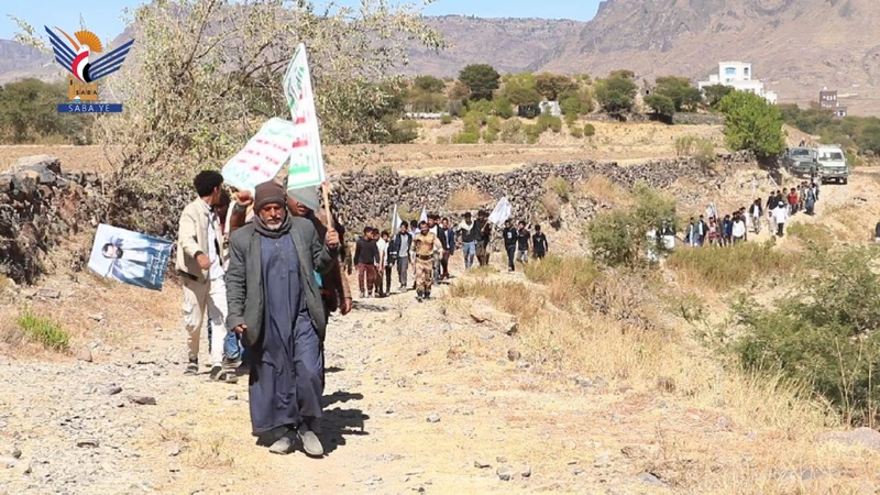 إب.. مسير وتطبيق قتالي لخريجي دورات 