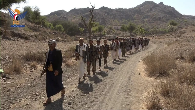 إب .. مسير ومناورة تطبيقية لخريجي دورات التعبئة بمديرية القفر