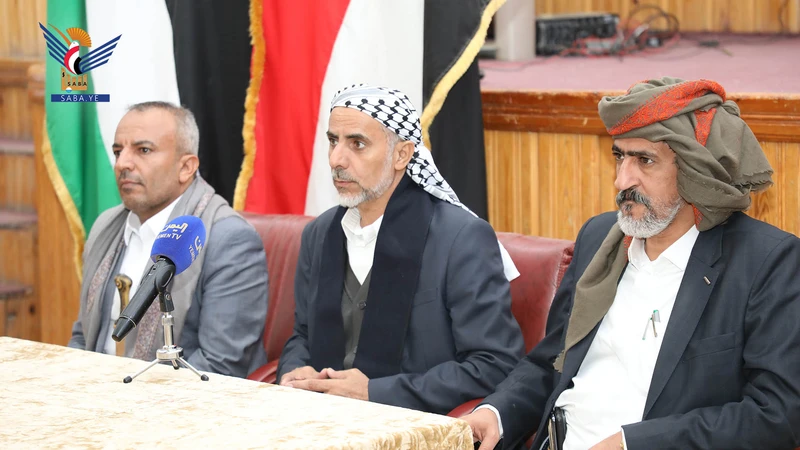 العلامة مفتاح يطلًع خلال زيارته لعدد من الوزارات على مستوى الحضور في أول أيام دوام في رمضان