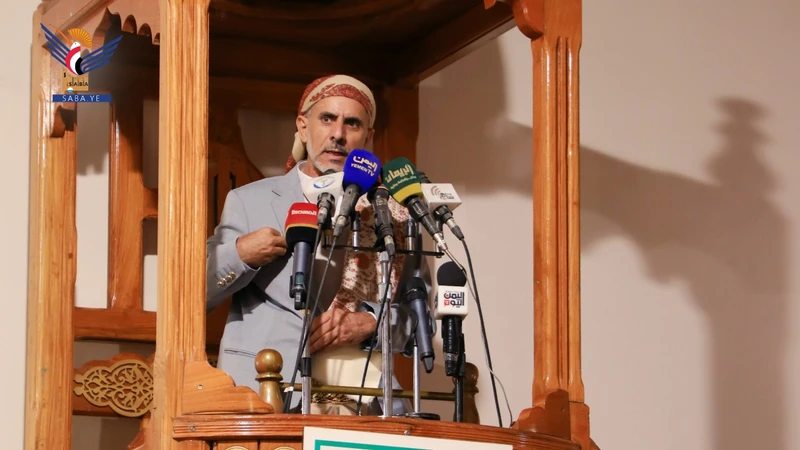 جموع المصلين يؤدون صلاة عيد الفطر المبارك بالعاصمة صنعاء والمحافظات