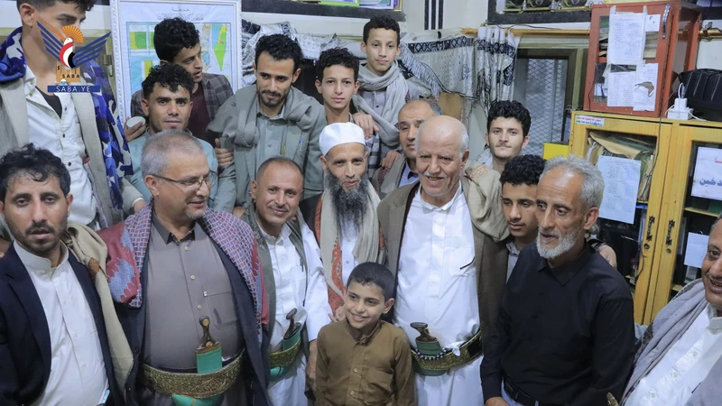 محافظ إب يطلّع على أوضاع منتسبي دار الحبيشي لرعاية للأيتام