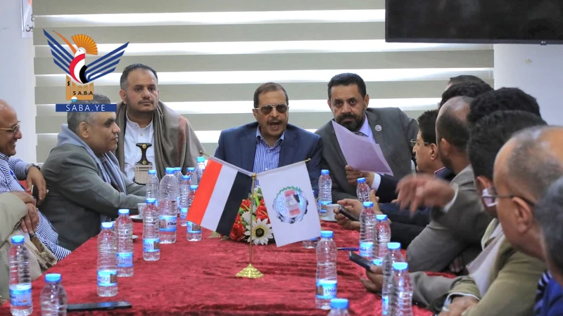 مناقشة سبل تأمين إمدادات الخام لقطاعات صناعات المياه المعدنية والبلاستيك