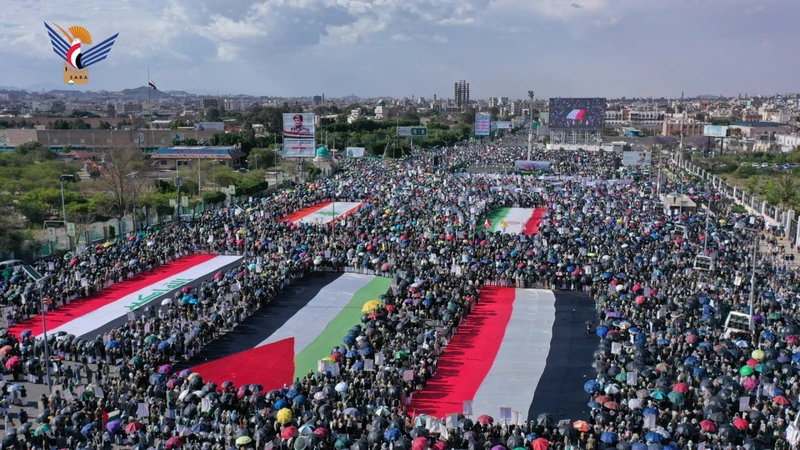 مسيرة مليونية بالعاصمة صنعاء تبارك الانتصار العظيم لإيران ومحور الجهاد والمقاومة وتؤكد وحدة الساحات