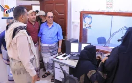 نائب وزير الإعلام يتفقد العمل بإذاعة الحديدة ويناقش مستوى الأداء الإعلامي والإذاعي