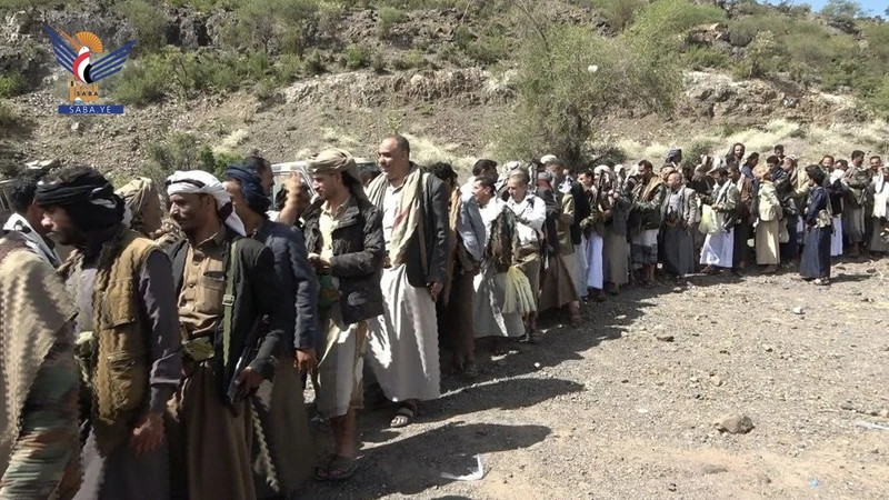 عدد من قيادات ووجهاء مديريات محافظة إب يزورون المرابطين في جبهات الضالع