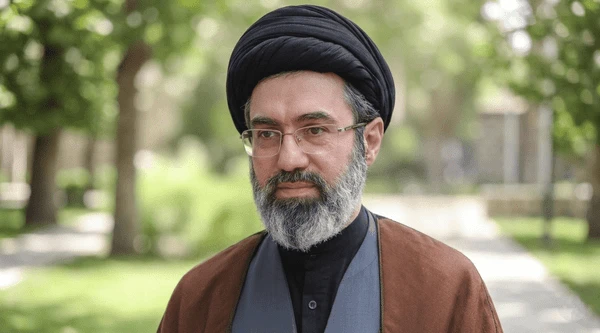 السيد الخامنئي: متابعة حقوق الشعب الإيراني في الجرائم الدولية أولوية قضائیة