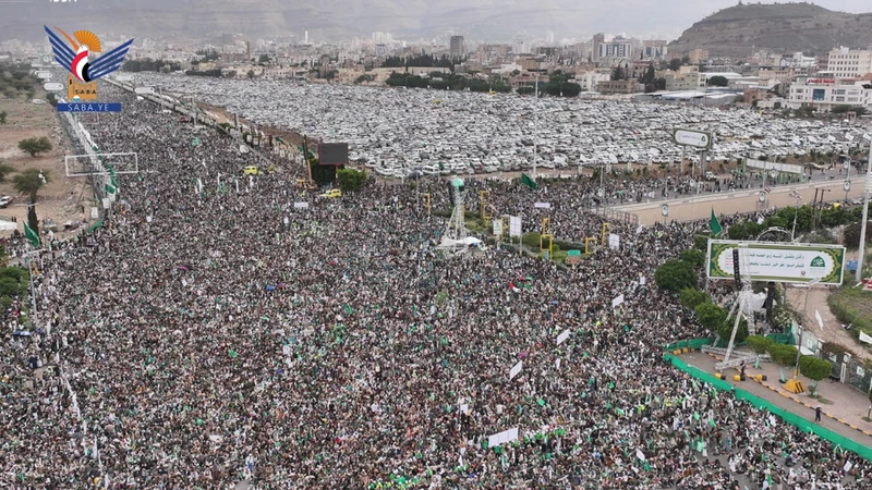 المولد النبوي في اليمن.. حشود مليونية تحت راية الرسول وموقف واحد في مواجهة العدو السعودي
