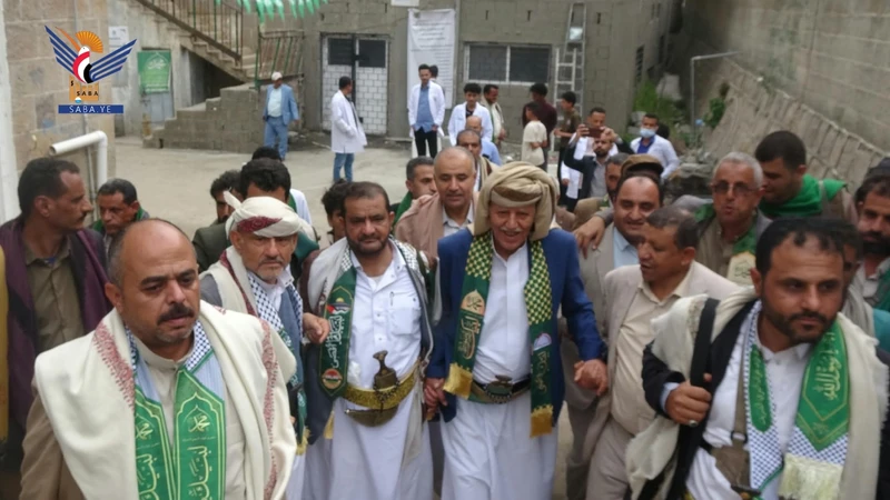 محافظ إب يفتتح مشاريع خدمية وصحية في الحزم وحبيش